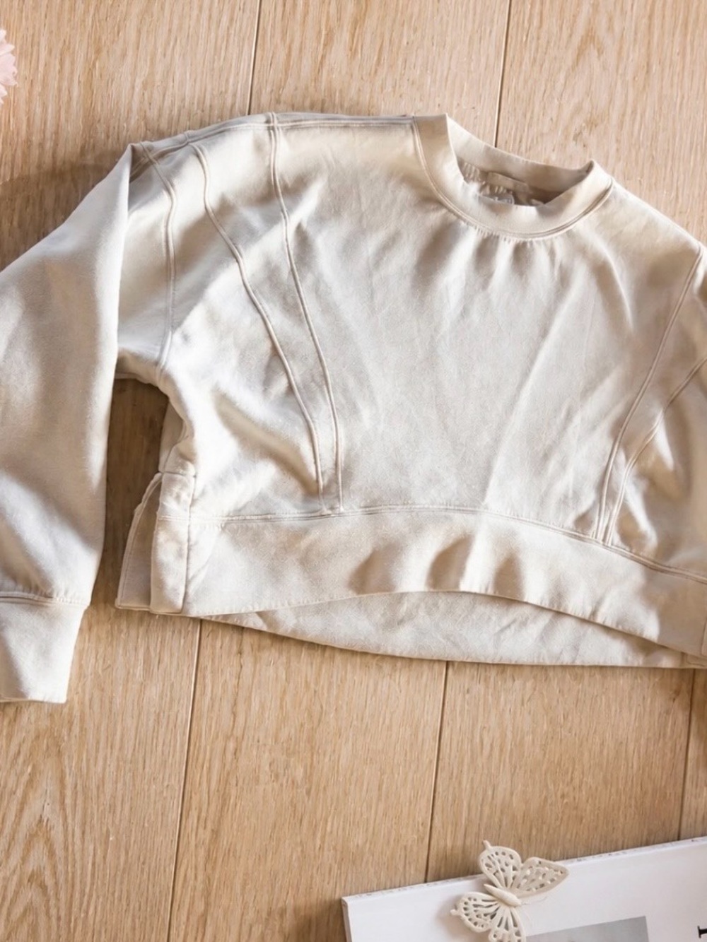 Abercrombie & Fitch Cropped Crewneck Sweatshirt in Cream